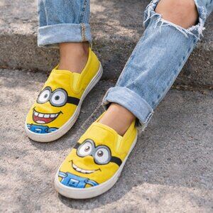 Hand-Painted Minions Style Canvas Shoes – Size 7 – Unisex